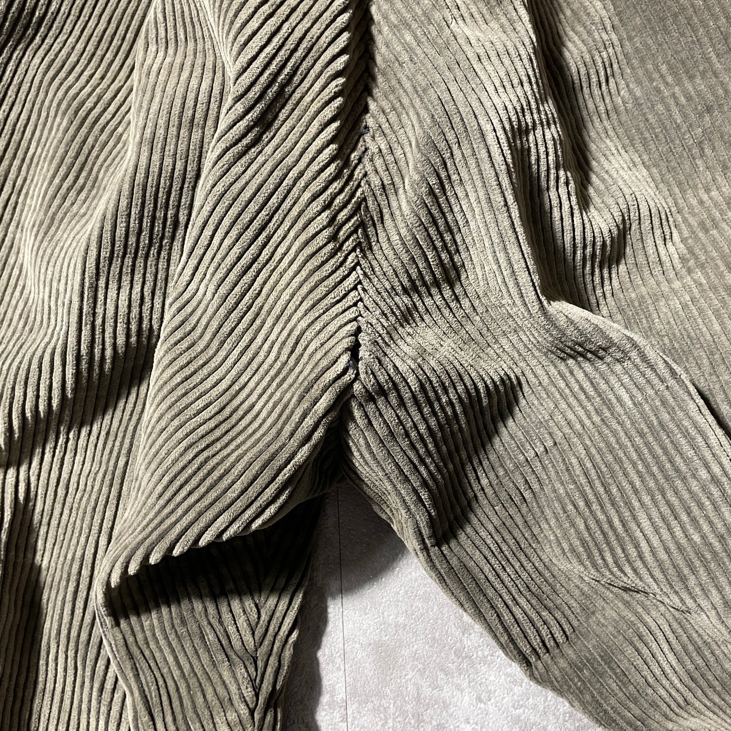 30s-40s Farmers Wide Ribbed Corduroy, Dark Brown, Needle-Style Cinch Bag, Size 37