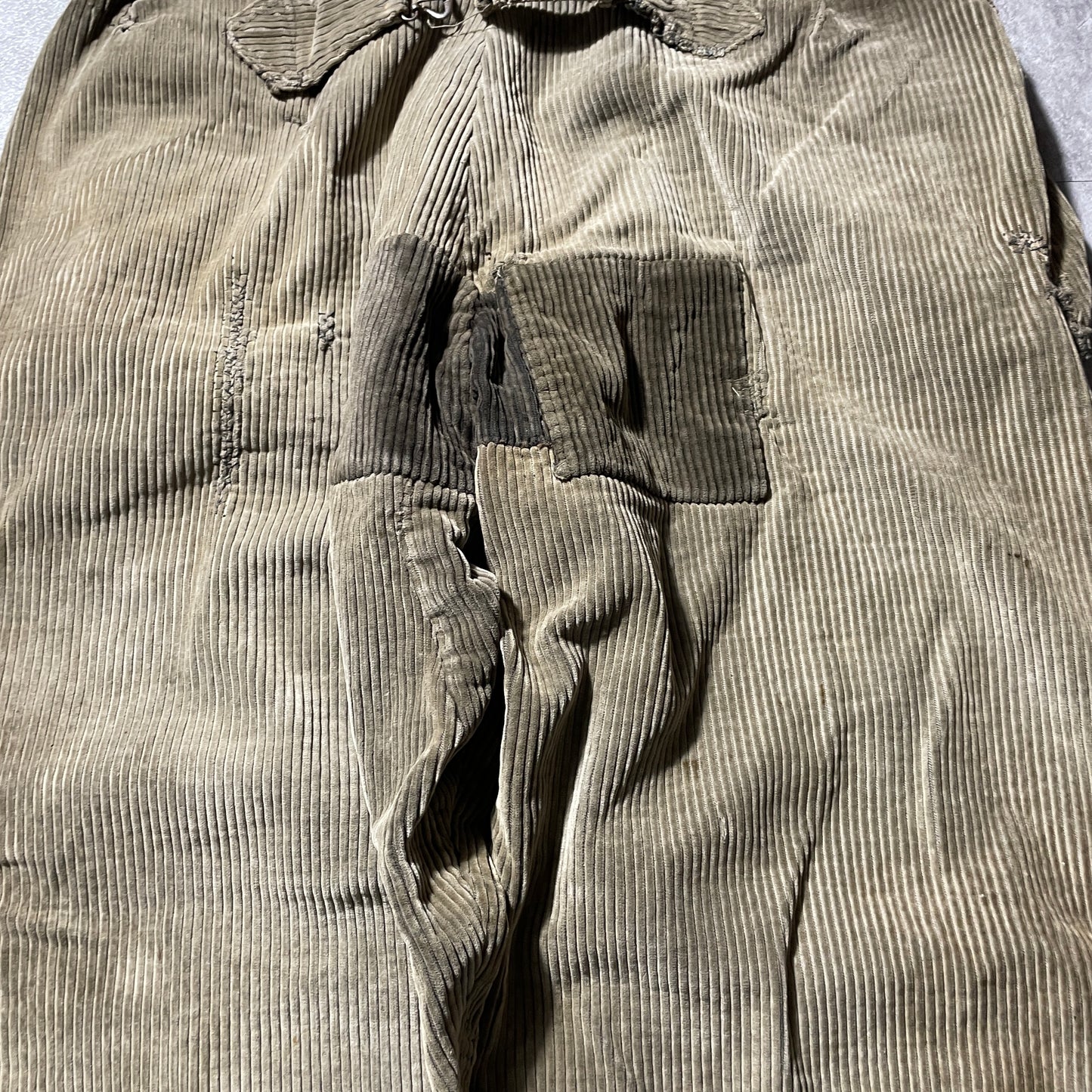 20s-30s Farmers Wide Ribbed Corduroy Brown with Needle Cinch Back, Size 32