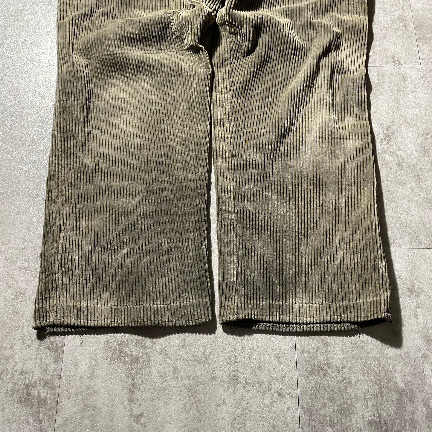 30s-40s Farmers Wide Ribbed Corduroy, Dark Brown, Needle-Style Cinch Bag, Size 37