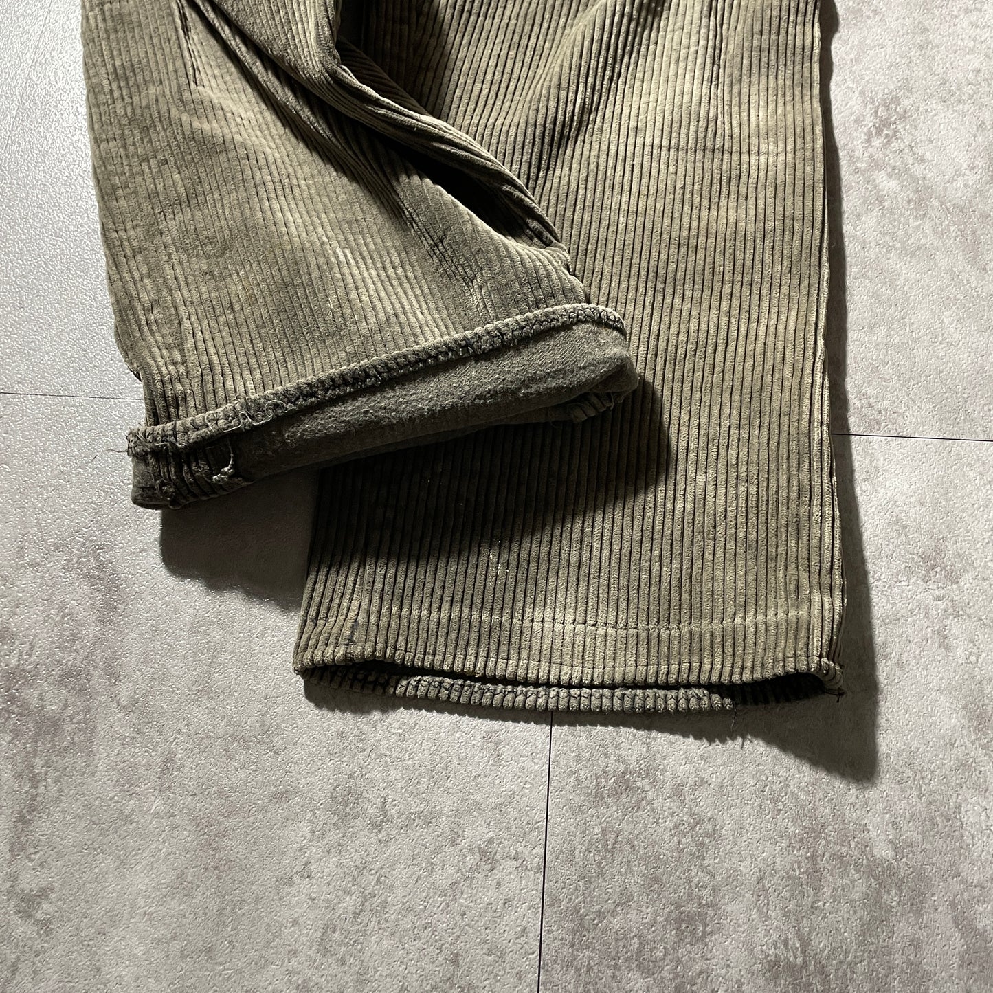 30s-40s Farmers Wide Ribbed Corduroy, Dark Brown, Needle-Style Cinch Bag, Size 37