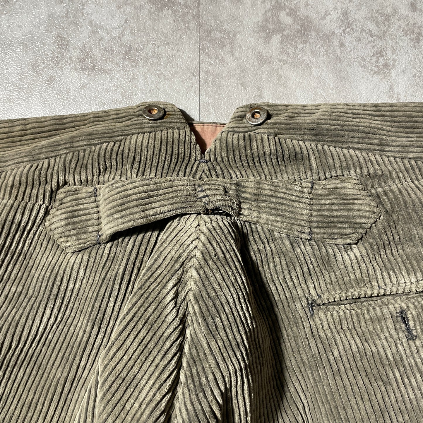 30s-40s Farmers Wide Ribbed Corduroy, Dark Brown, Needle-Style Cinch Bag, Size 37