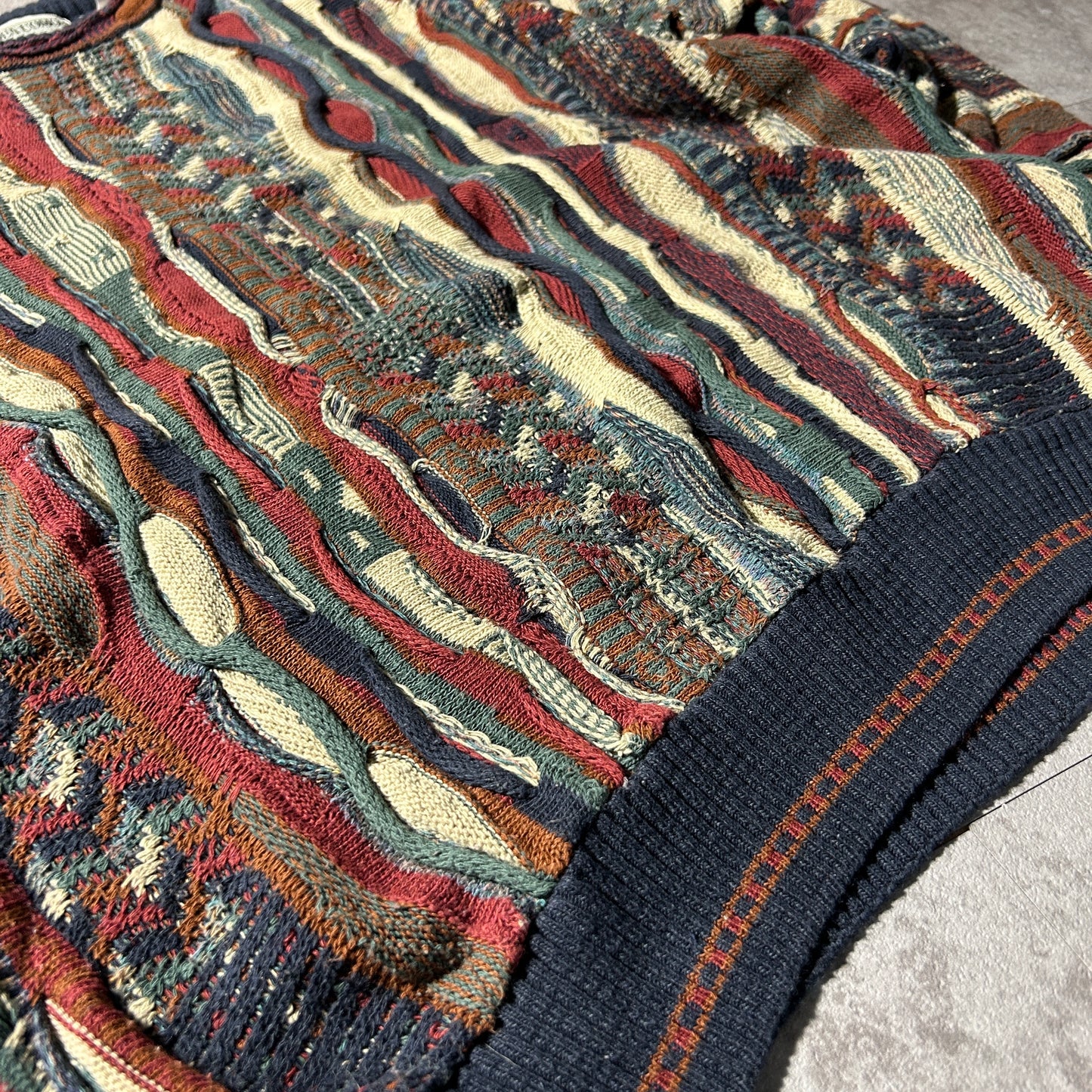 00-90s IDEA UOMO 3D Knit Sweater, Made in Bulgaria, Size L